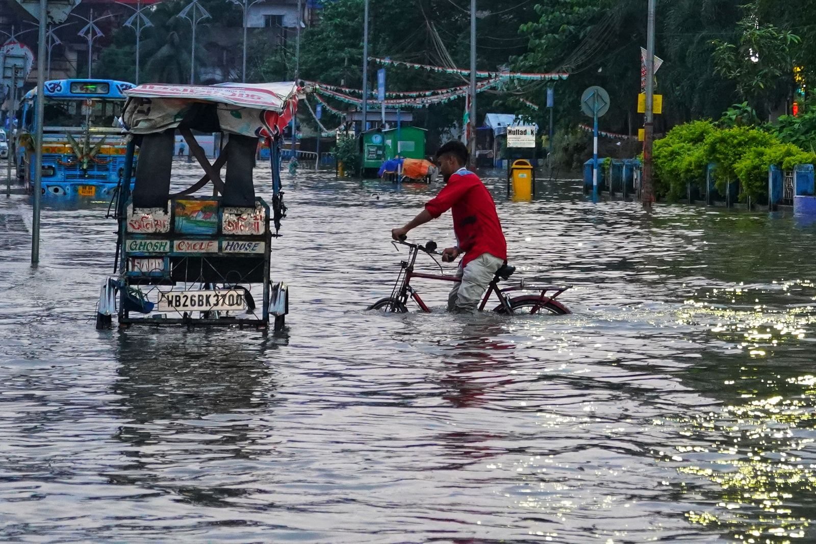 UP rain toll hits 56 as downpour lashes Uttarakhand, Jharkhand; Char Dham Yatra paused UP rain toll hits 56 as downpour lashes Uttarakhand, Jharkhand; Char Dham Yatra paused