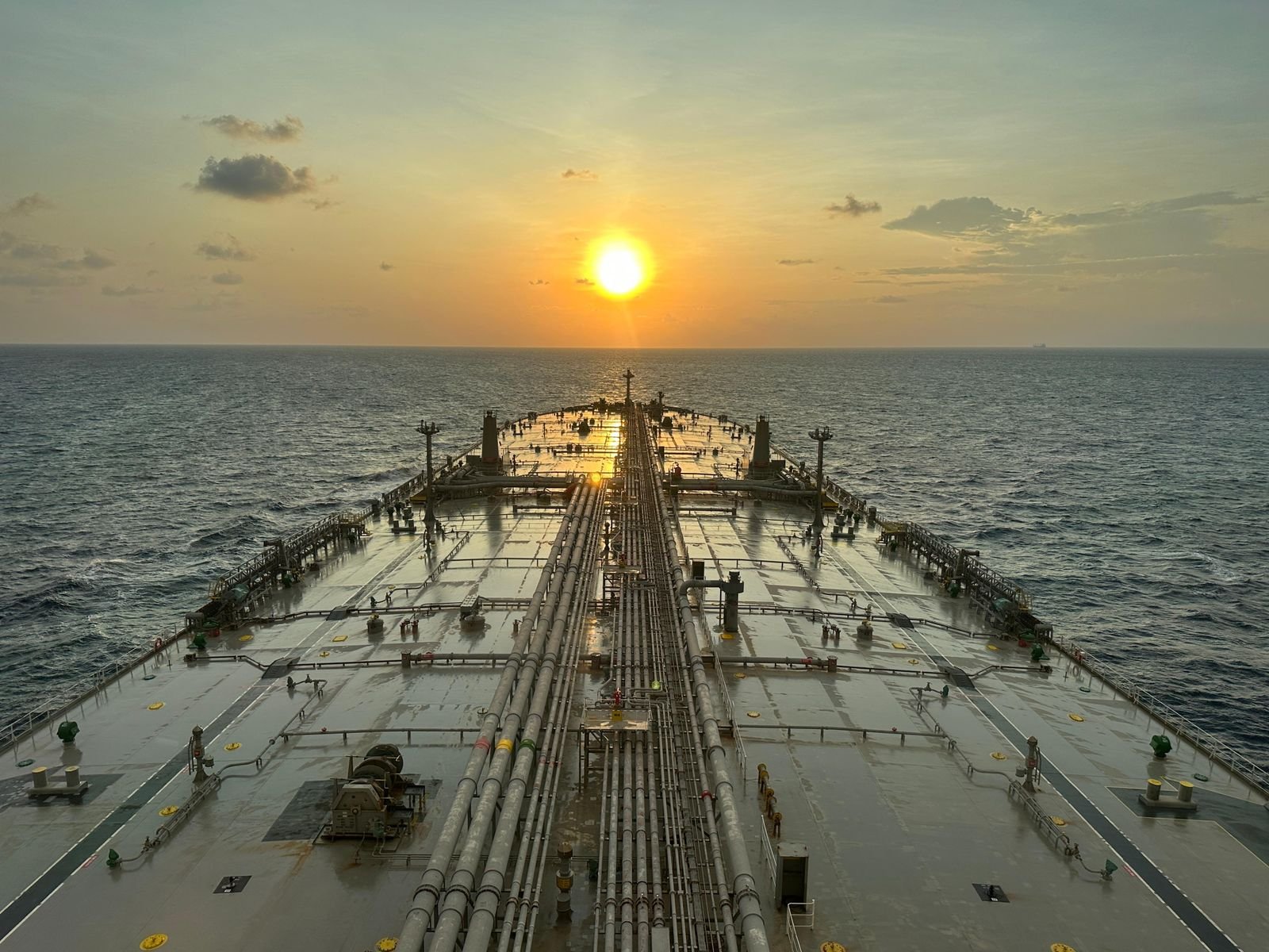Iran holds to Hormuz conditions after Trump’s rejection; IRGC claims capture of US underwater drone