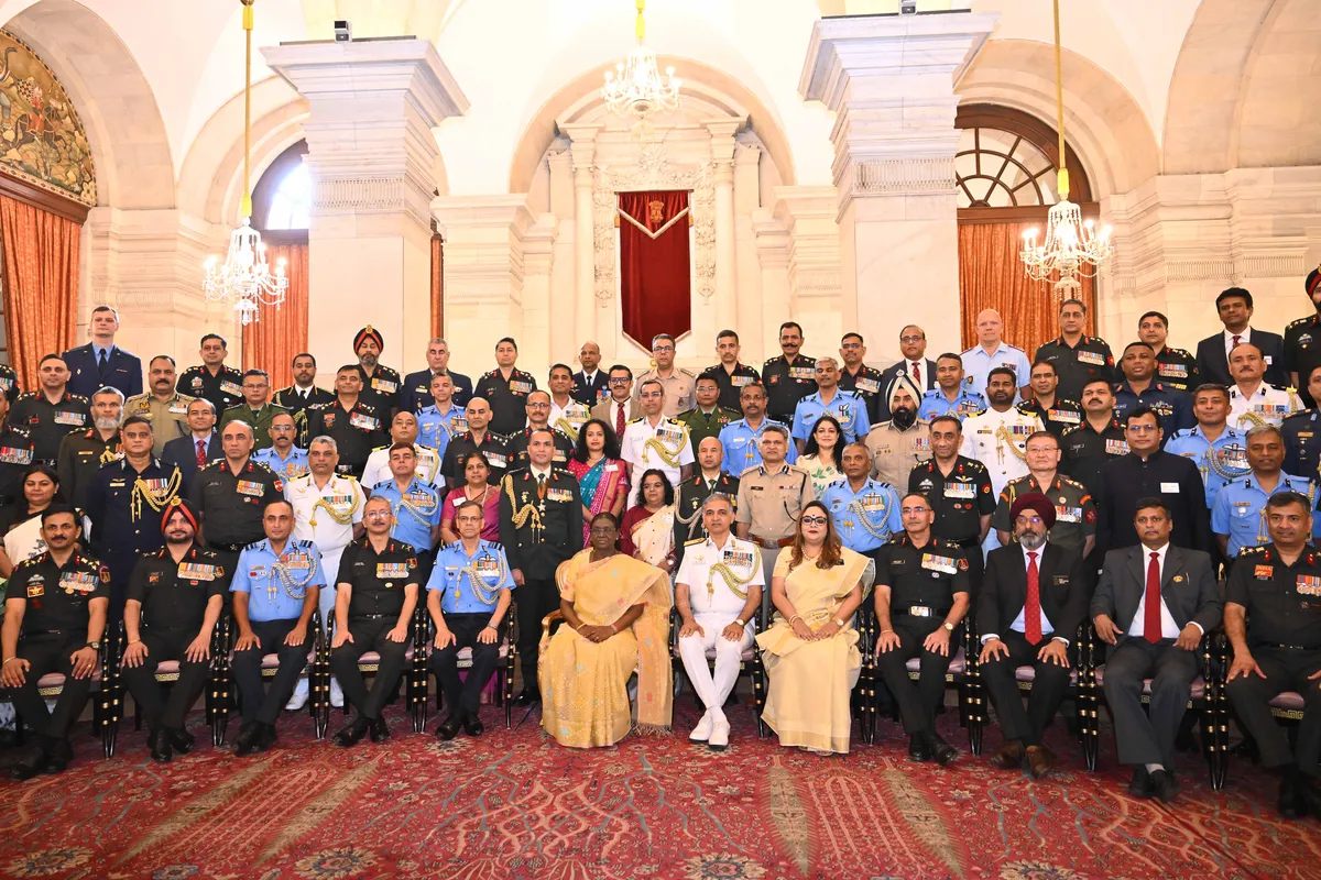 66th NDC course: President Murmu with faculty and officers of the course at Rashtrapati Bhavan