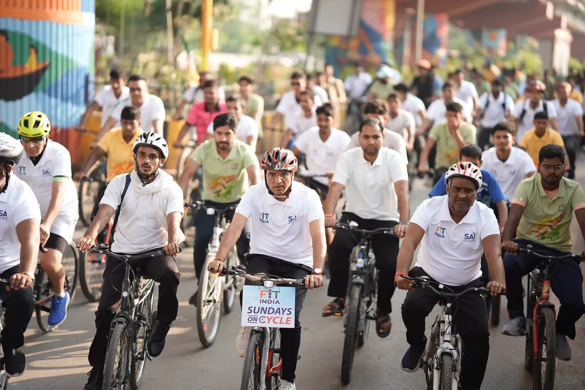 Fit India Sundays on Cycle: Participants during the Varanasi cycle rally.