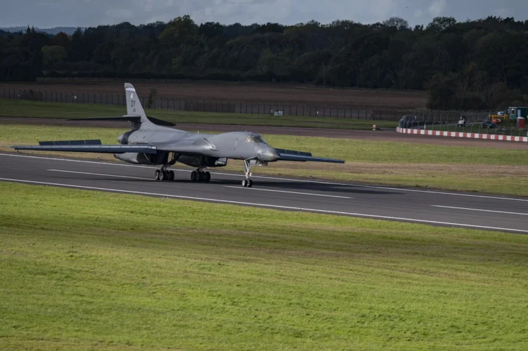 US pulls all B-1 bombers from RAF Fairford after suspected plot